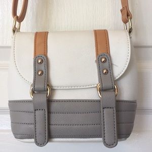 FREE WITH PURCHASE white crossbody purse